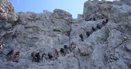 Verhaltensregeln auf Klettersteigen Stau